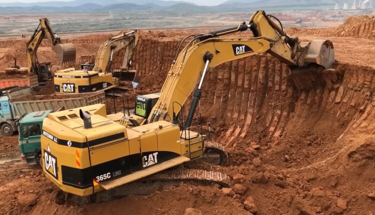 Caterpillar 365C Excavator